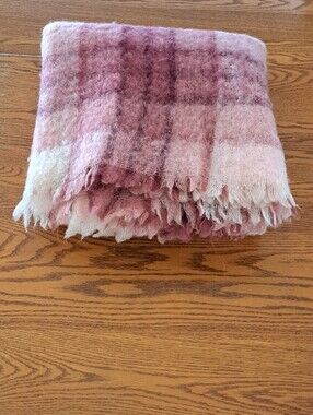 🔥5/$15🔥Cozy Pink Plaid Fringe  Mohair Throw  53 X 61 Inch